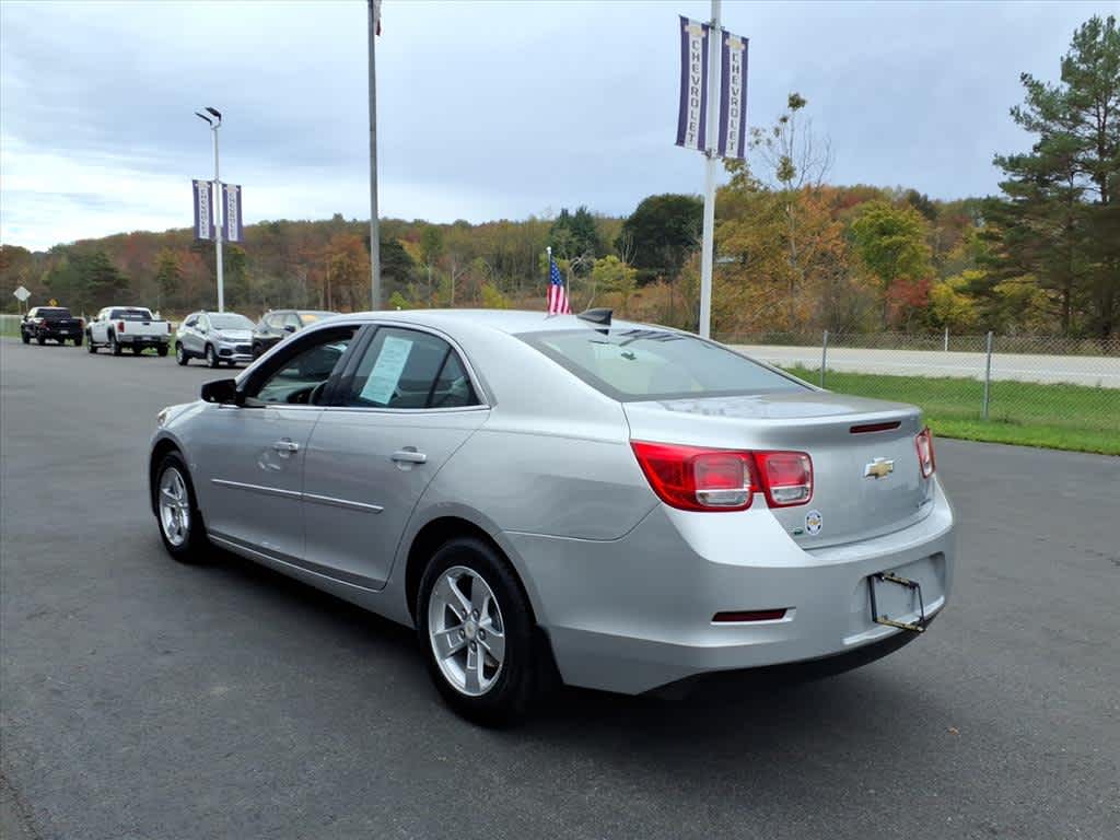 2015 Chevrolet Malibu LS photo 3