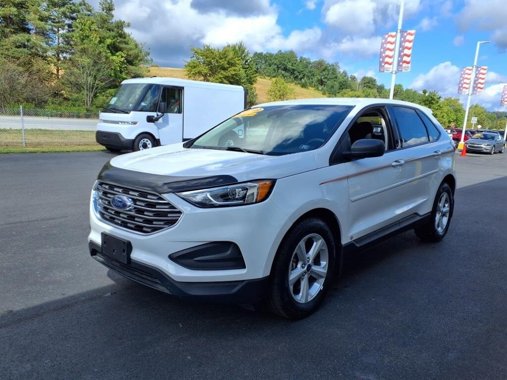 2019 Ford Edge SE photo 3