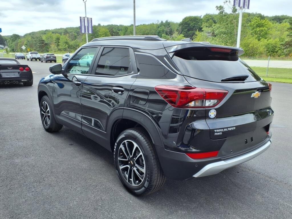 2024 Chevrolet Trailblazer LT photo 4