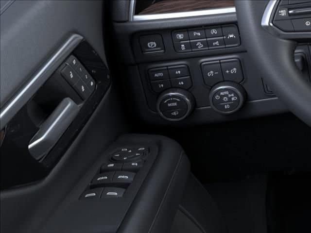 2026 Chevrolet Suburban LT - Photo 22