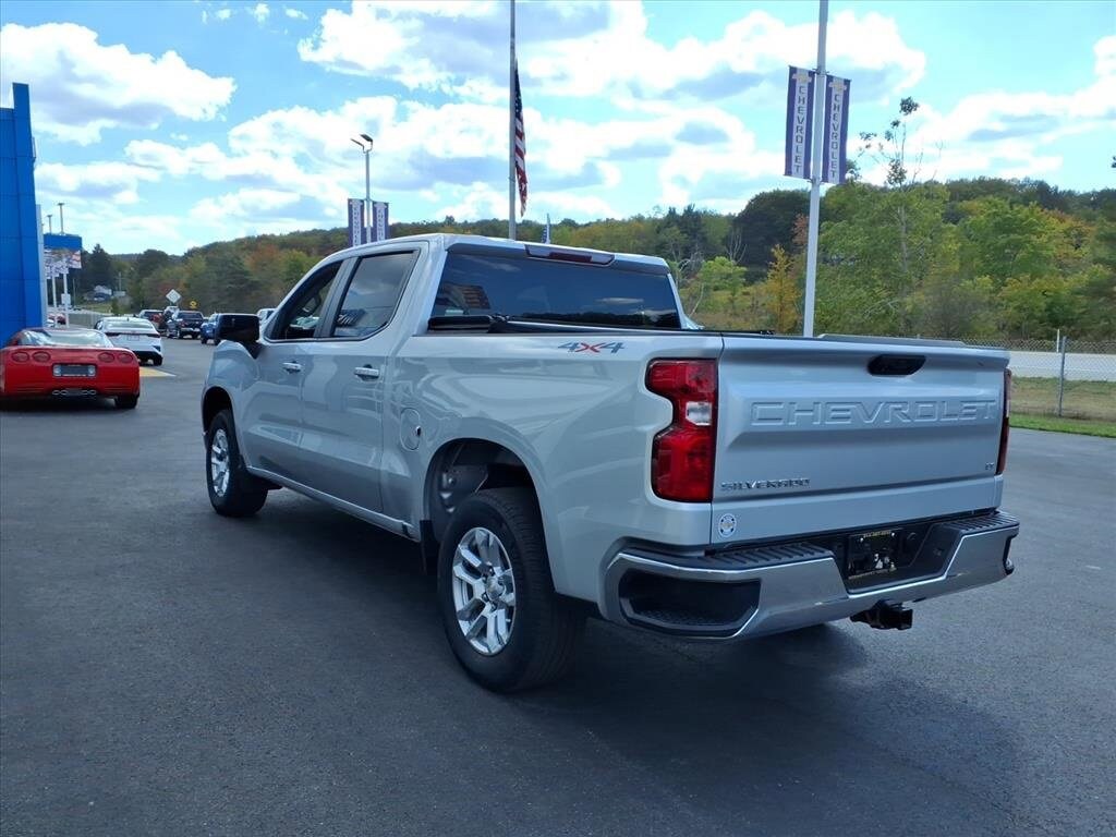 2022 Chevrolet Silverado 1500 LT photo 4