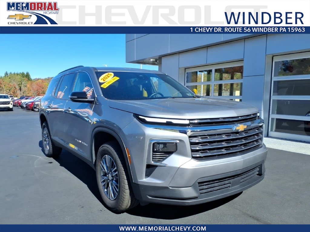 2025 Chevrolet Traverse LT