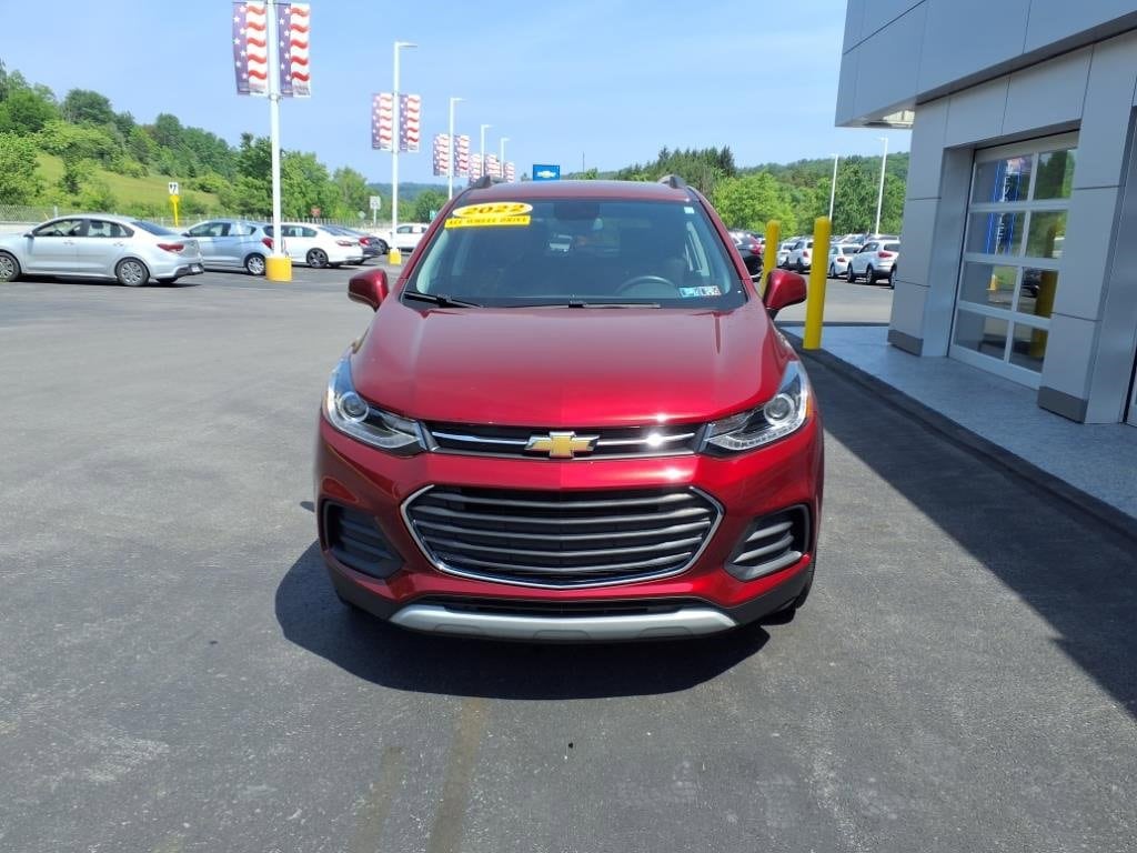 Used 2022 Chevrolet Trax LT with VIN KL7CJPSM0NB522963 for sale in Windber, PA