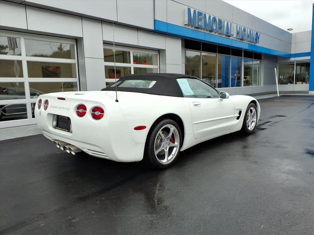 2004 Chevrolet Corvette photo 3
