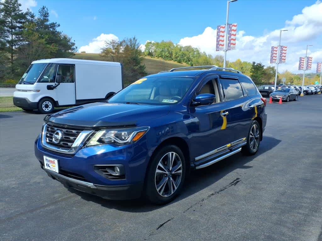 2019 Nissan Pathfinder Platinum photo 2