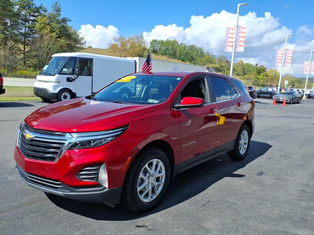 2024 Chevrolet Equinox LT photo 2