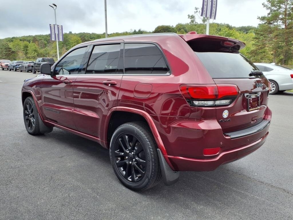 2018 Jeep Grand Cherokee Altitude photo 4
