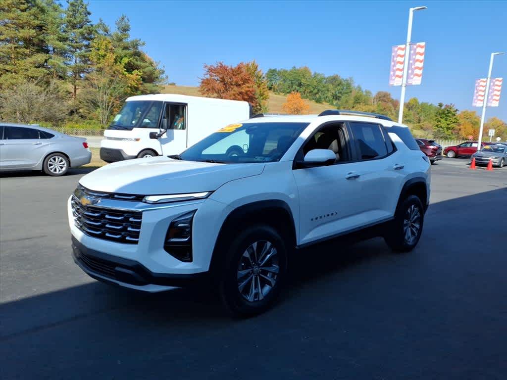 2025 Chevrolet Equinox LT photo 2