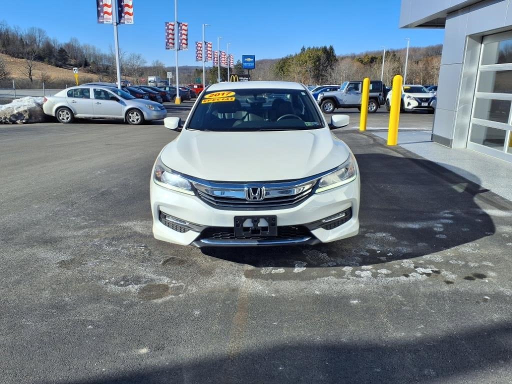 Used 2017 Honda Accord Sport SE with VIN 1HGCR2F13HA305563 for sale in Windber, PA