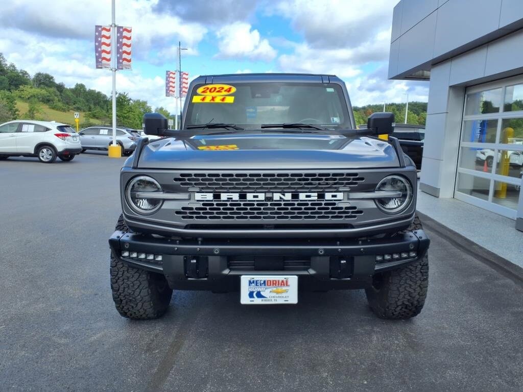 2024 Ford Bronco Badlands photo 2