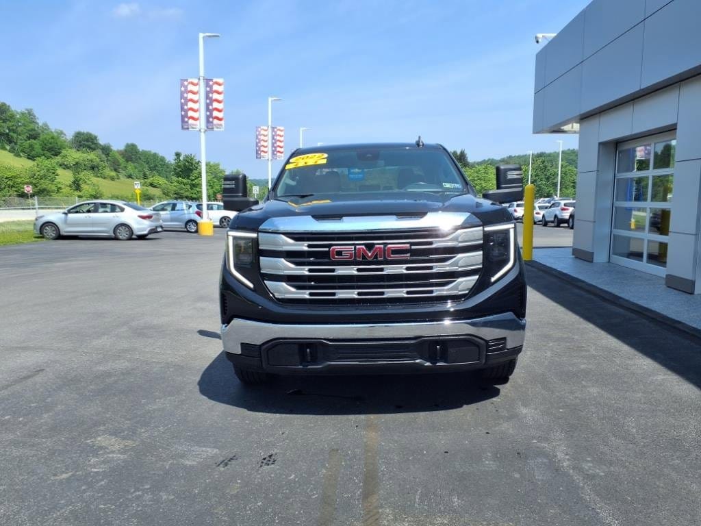 Used 2022 GMC Sierra 1500 SLE with VIN 3GTUUBED9NG606963 for sale in Windber, PA