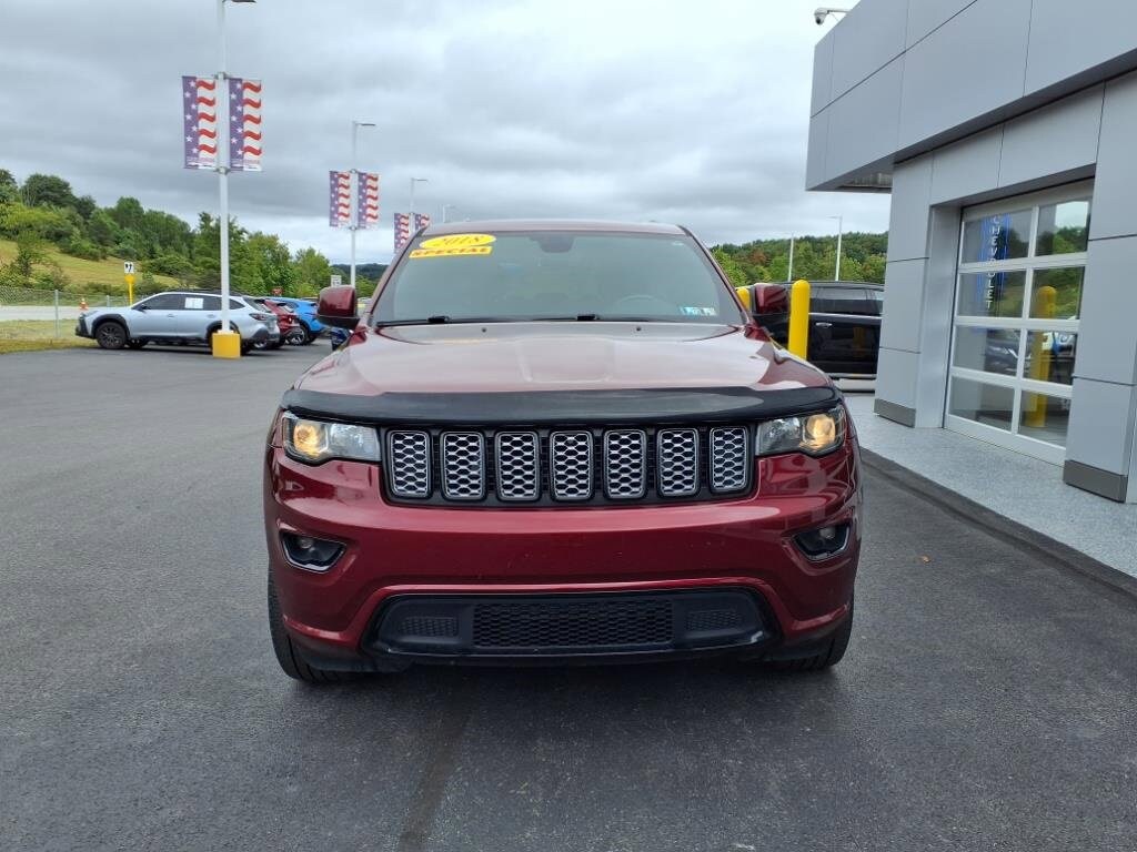 2018 Jeep Grand Cherokee Altitude photo 2