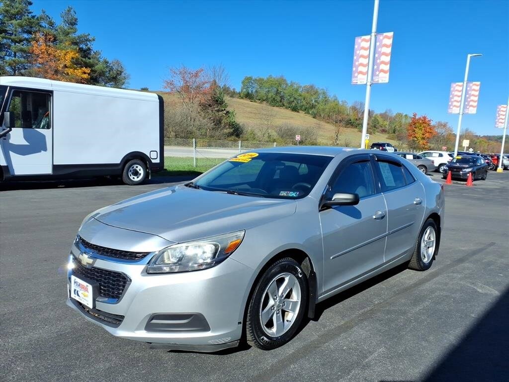 2014 Chevrolet Malibu LS photo 2
