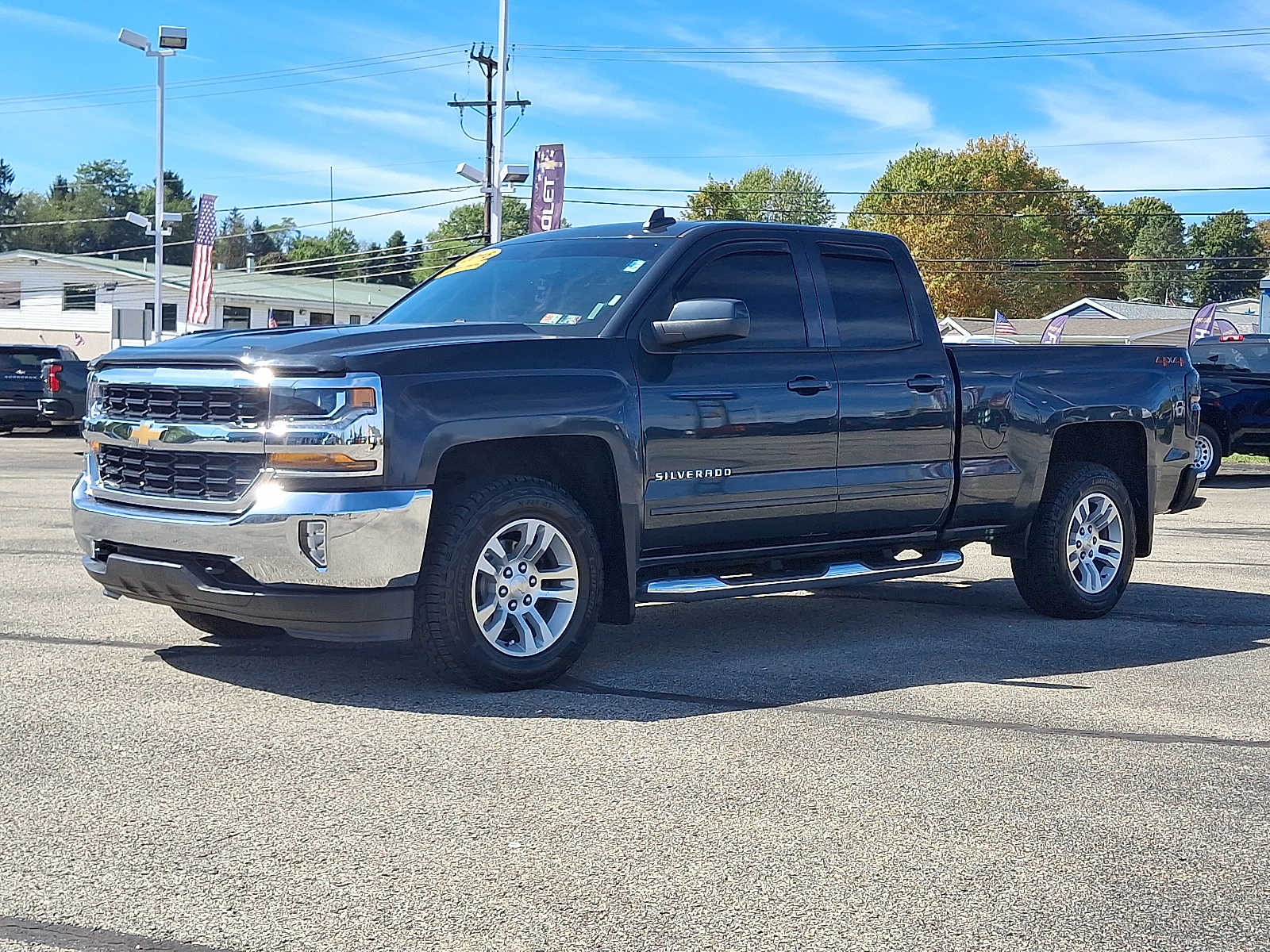 2018 Chevrolet Silverado 1500 LT photo 3
