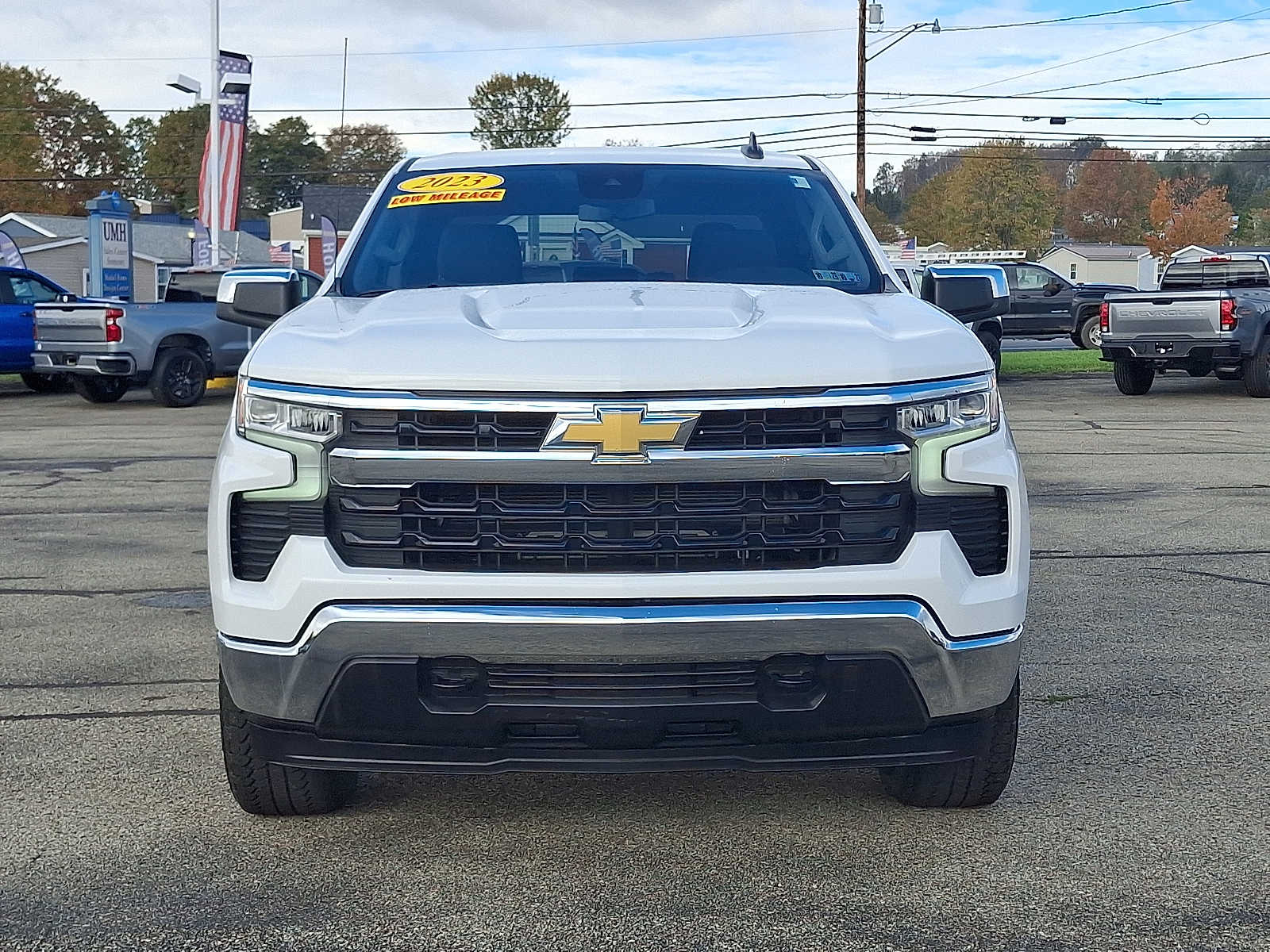 2023 Chevrolet Silverado 1500 LT photo 2