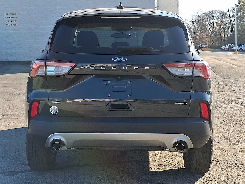 2022 Ford Escape SE photo 2