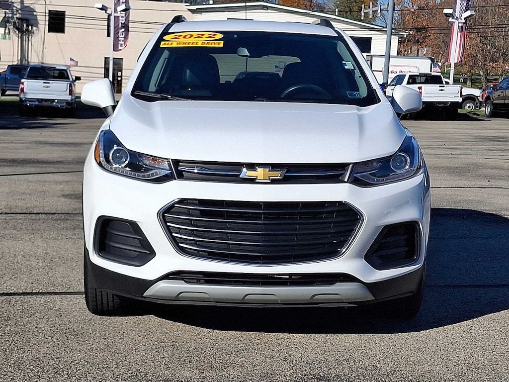 2022 Chevrolet Trax LT photo 2