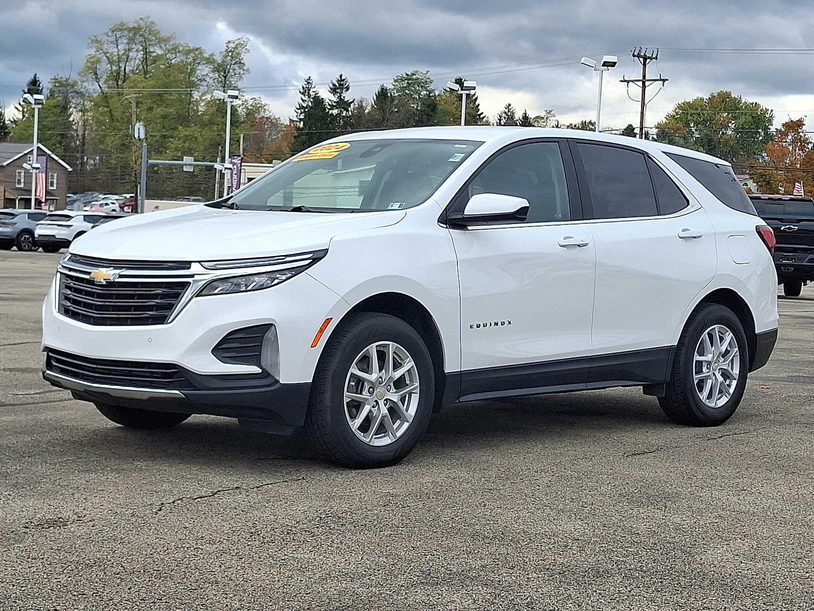 2024 Chevrolet Equinox LT photo 2