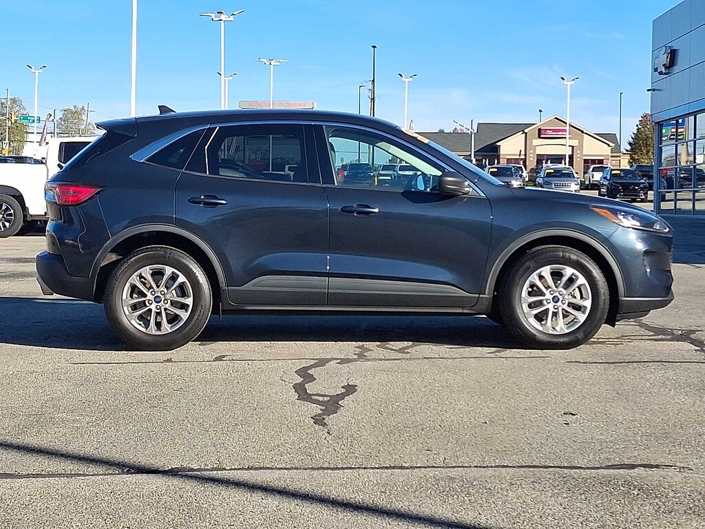 2022 Ford Escape SE photo 4