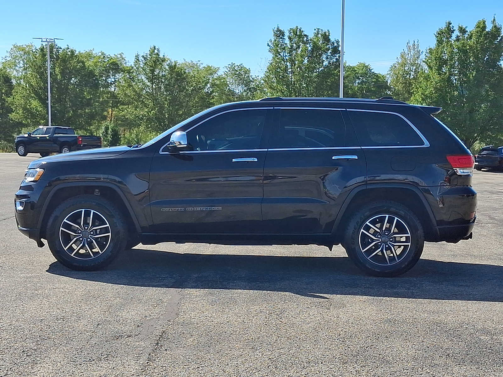 2019 Jeep Grand Cherokee Limited photo 2