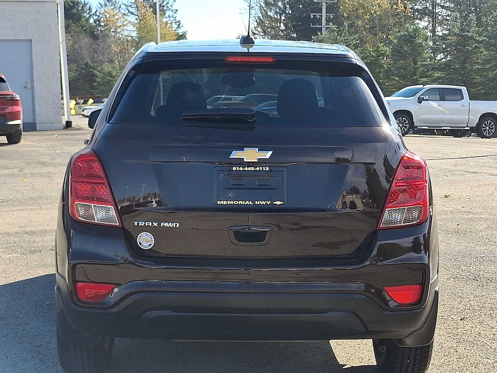 2021 Chevrolet Trax LS photo 4