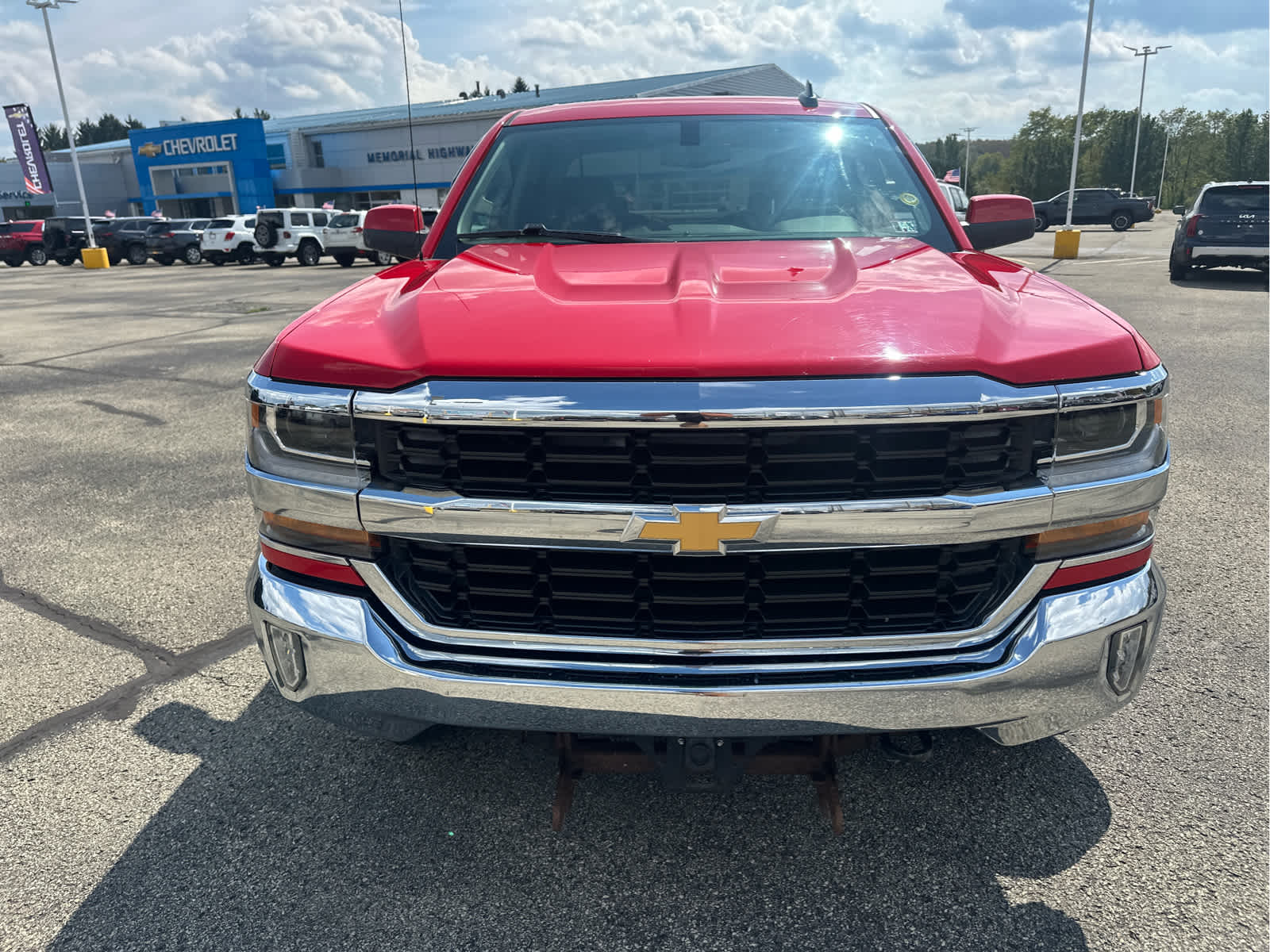 2016 Chevrolet Silverado 1500 LT photo 2