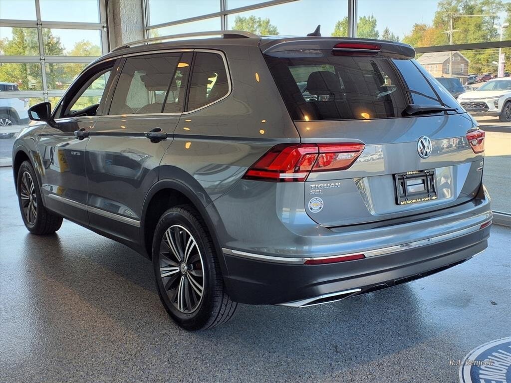 2018 Volkswagen Tiguan SEL photo 4
