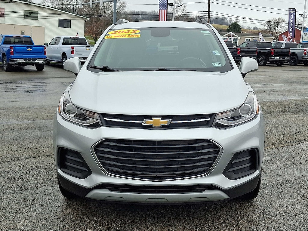 2022 Chevrolet Trax LT photo 2