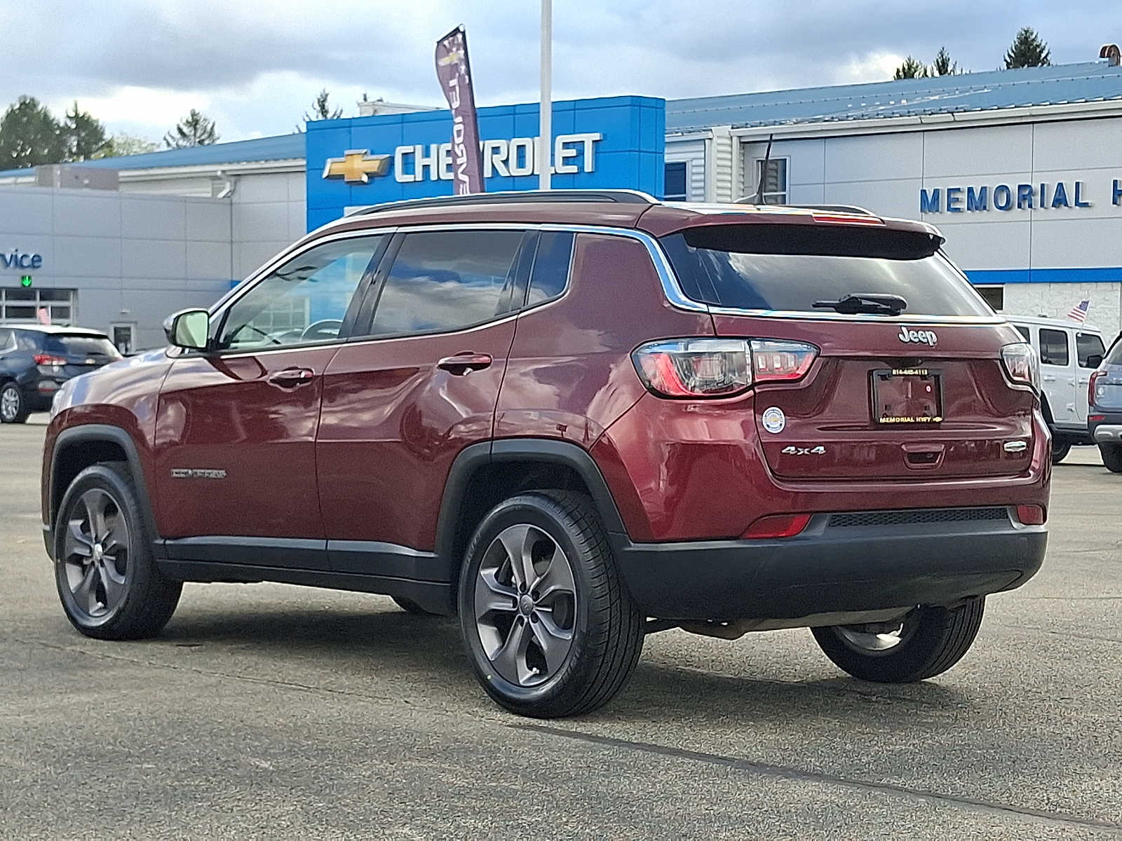 2022 Jeep Compass Latitude Lux photo 2