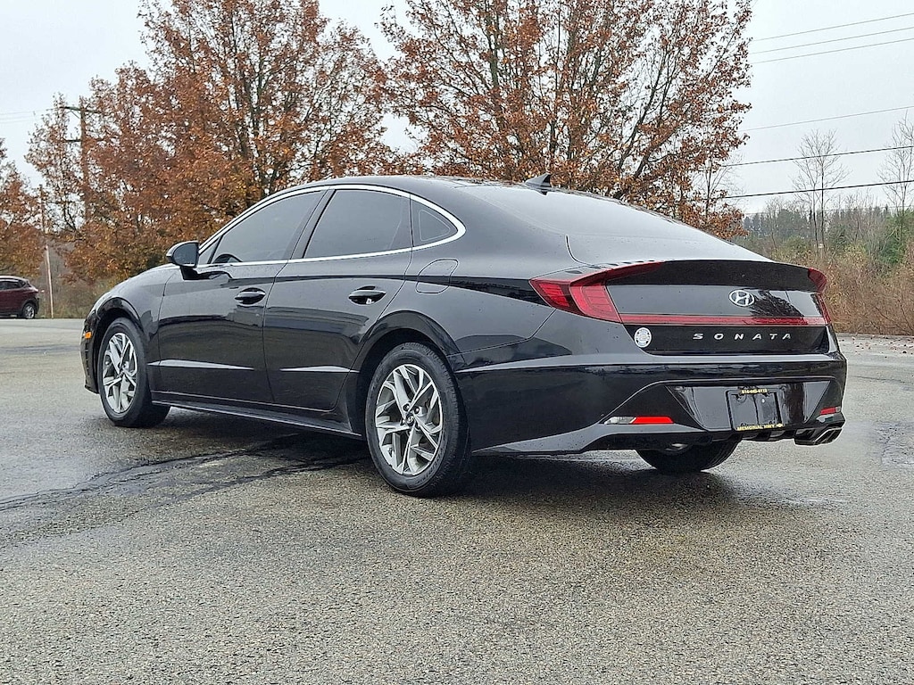 2022 Hyundai Sonata SEL photo 2