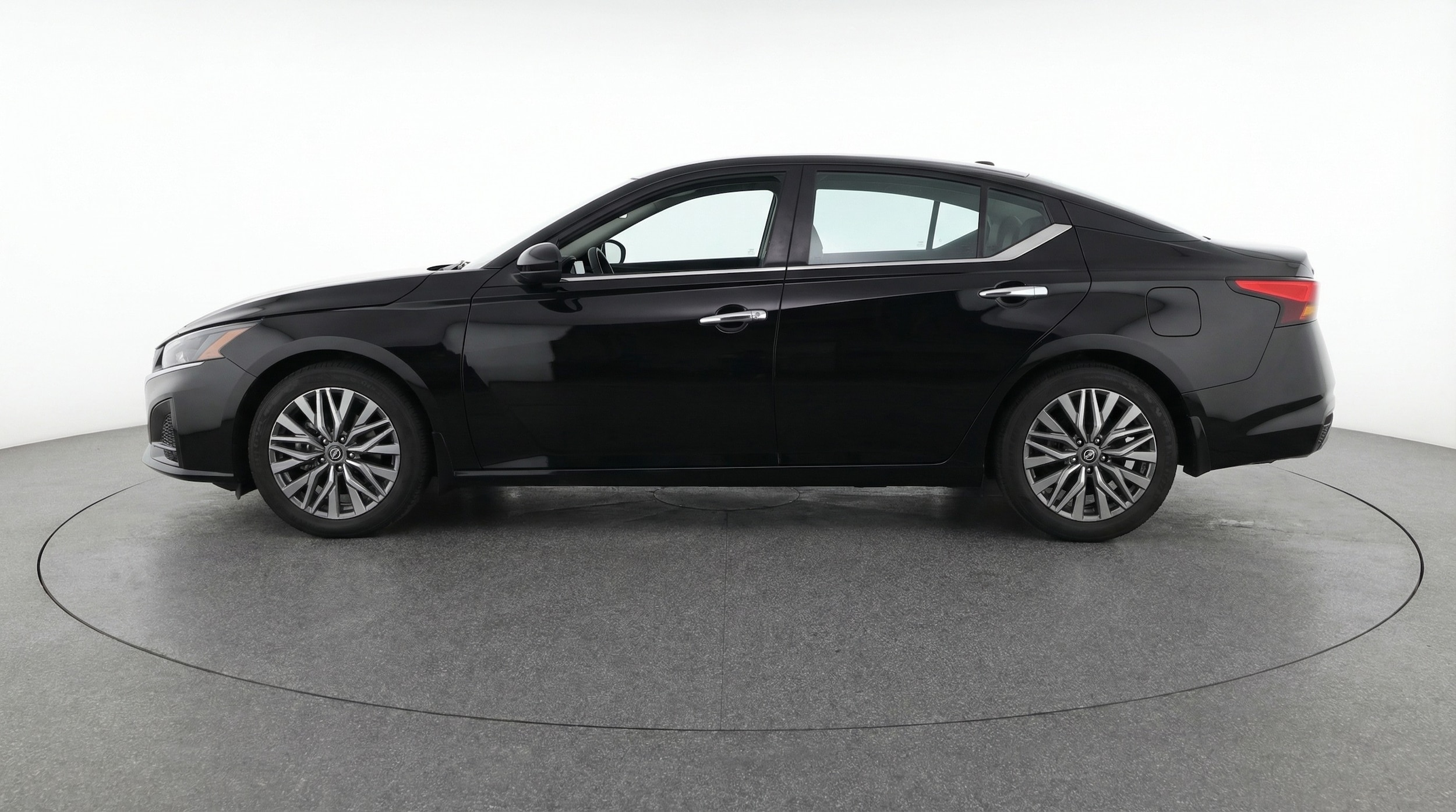 Thumbnail: 2025 Nissan Altima - 4