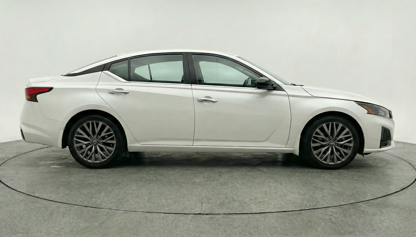 Thumbnail: 2025 Nissan Altima - 8