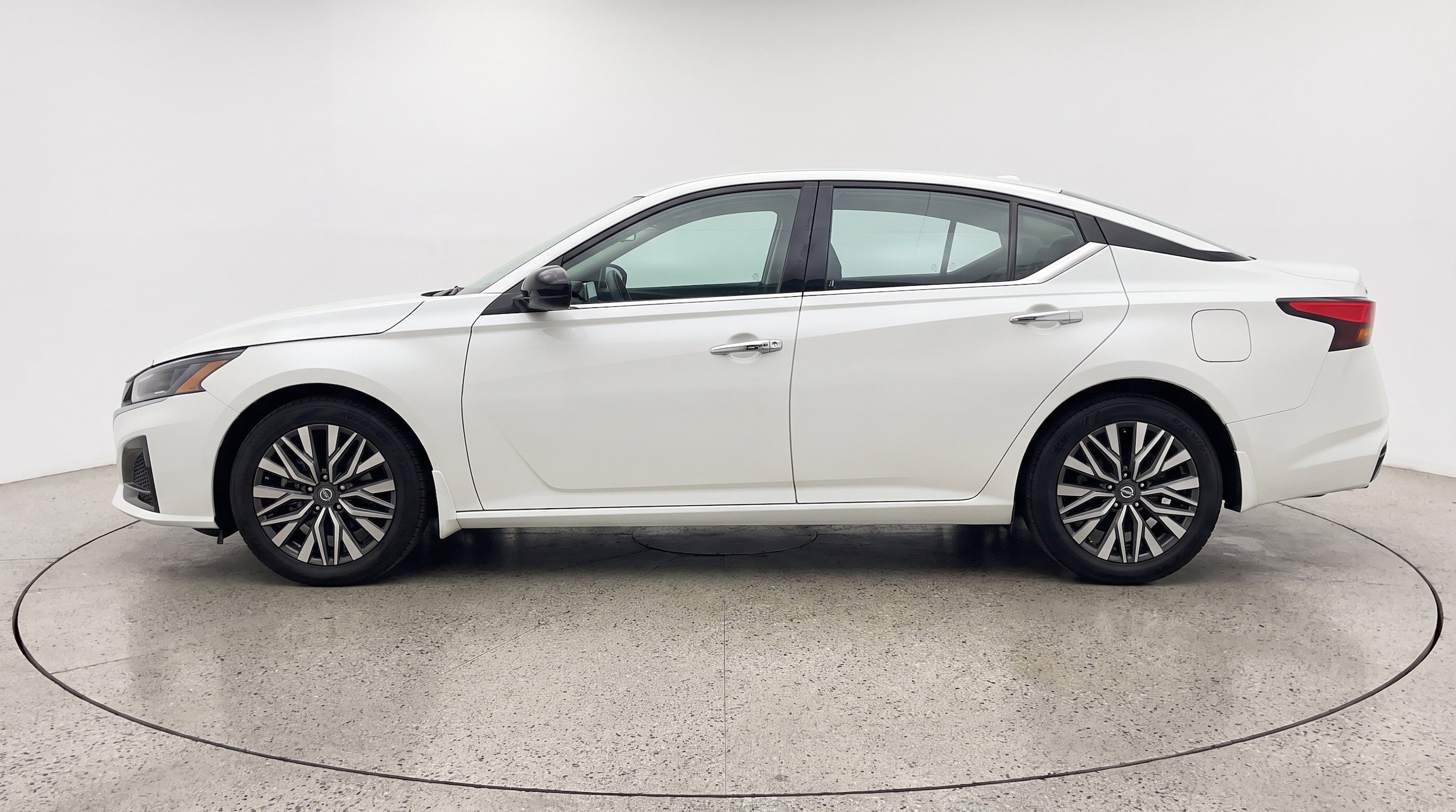 Thumbnail: 2025 Nissan Altima - 5