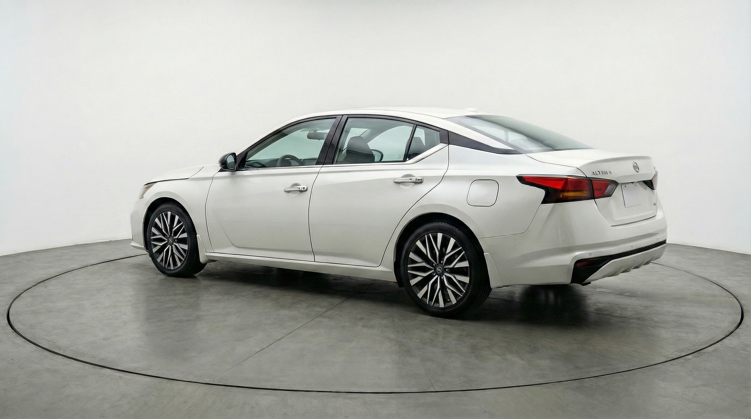 Thumbnail: 2025 Nissan Altima - 5