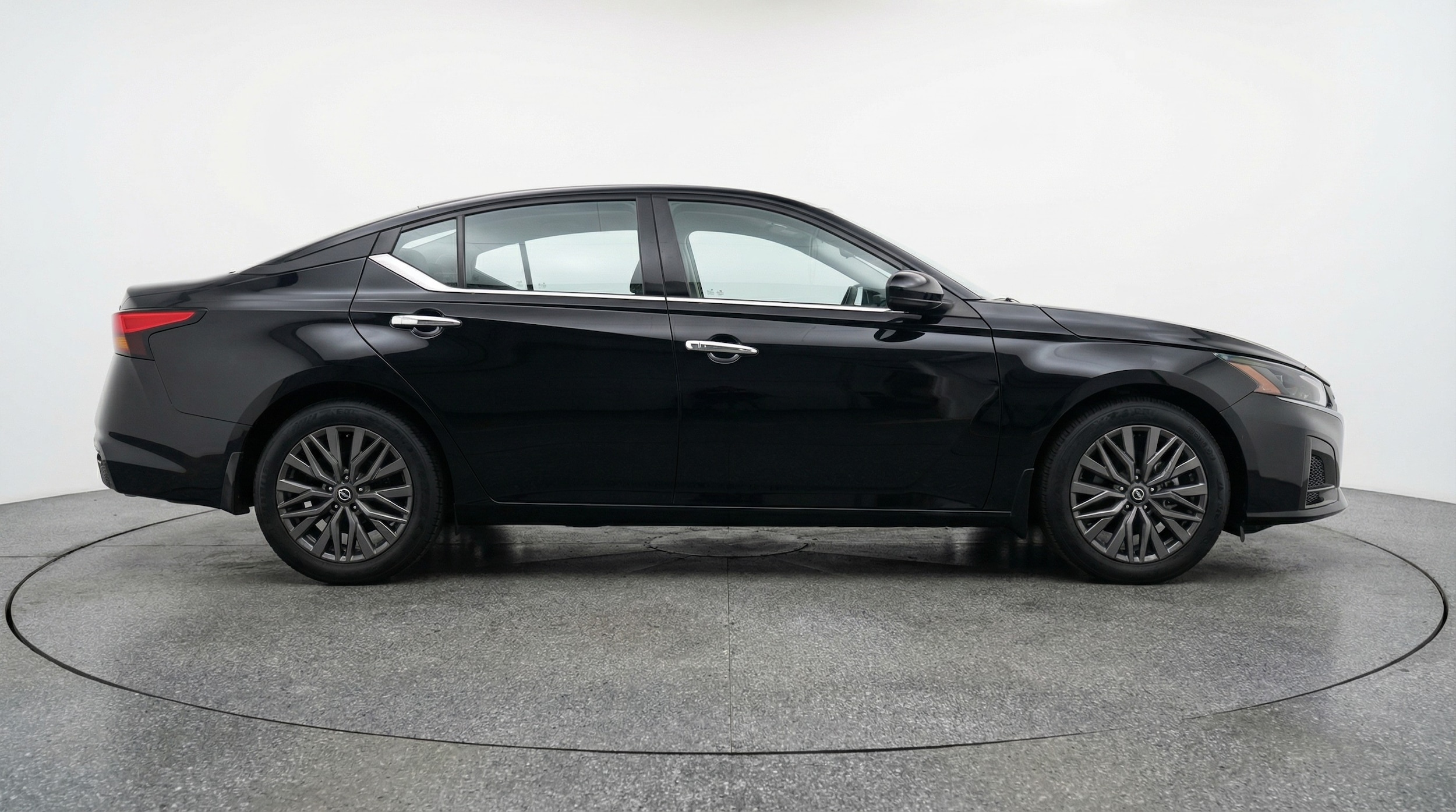 Thumbnail: 2025 Nissan Altima - 8