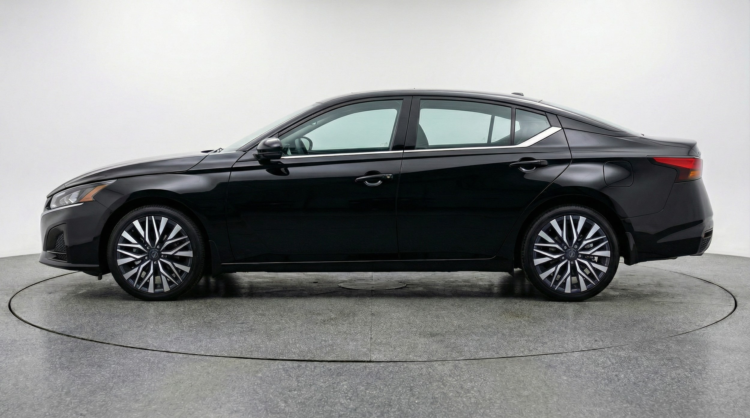 Thumbnail: 2025 Nissan Altima - 4