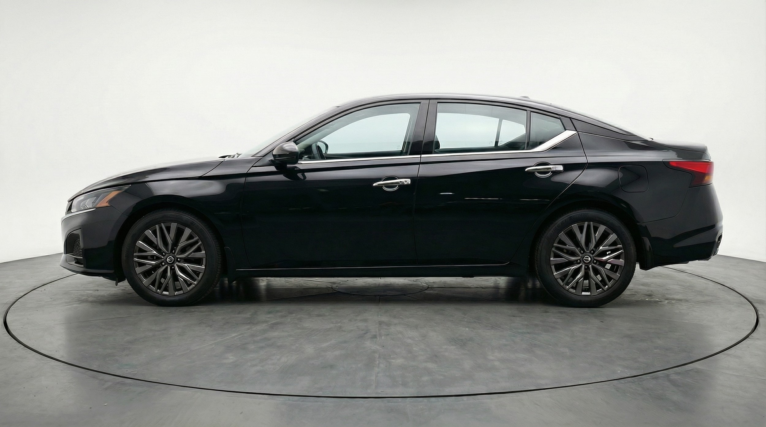 Thumbnail: 2025 Nissan Altima - 4