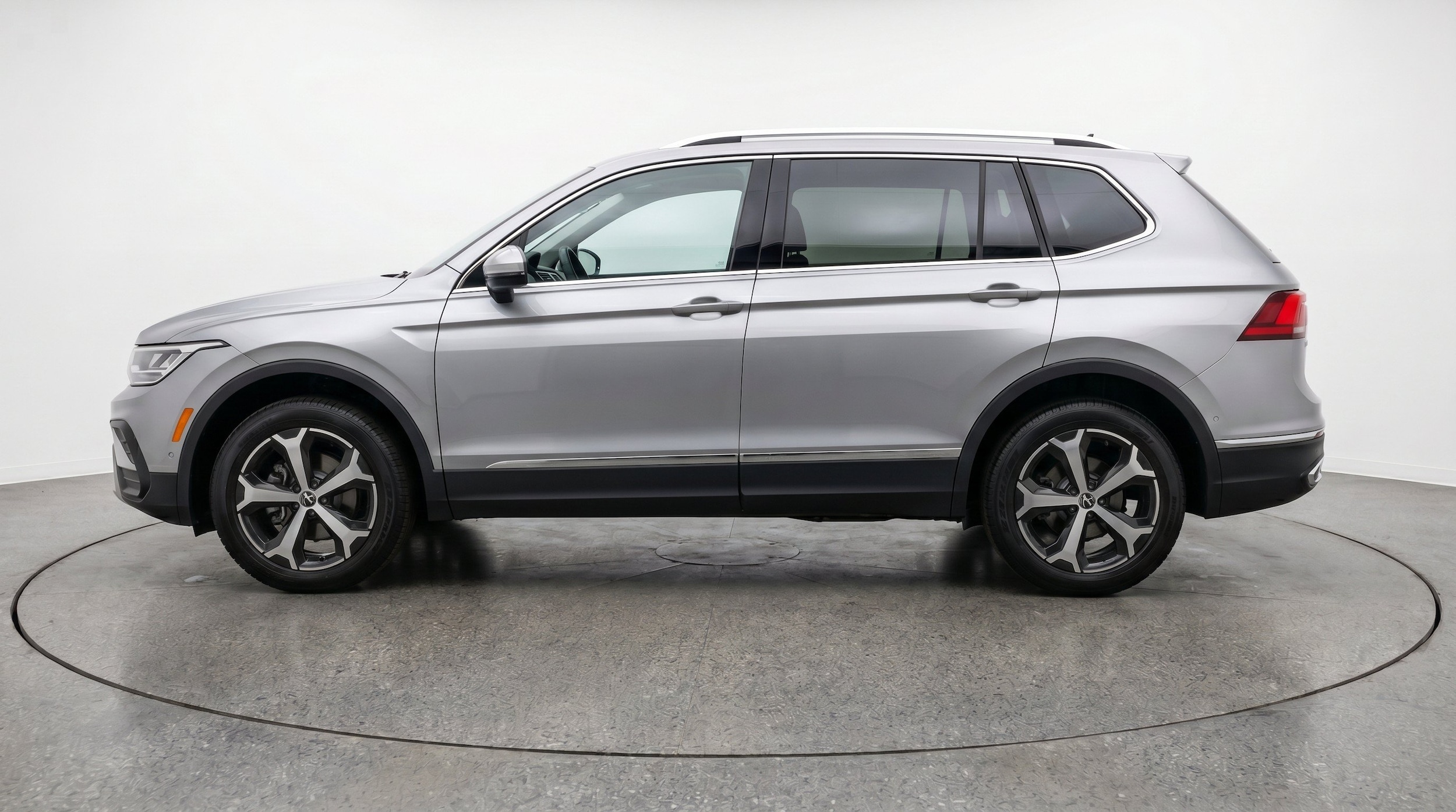 Thumbnail: 2026 Volkswagen Tiguan - 5