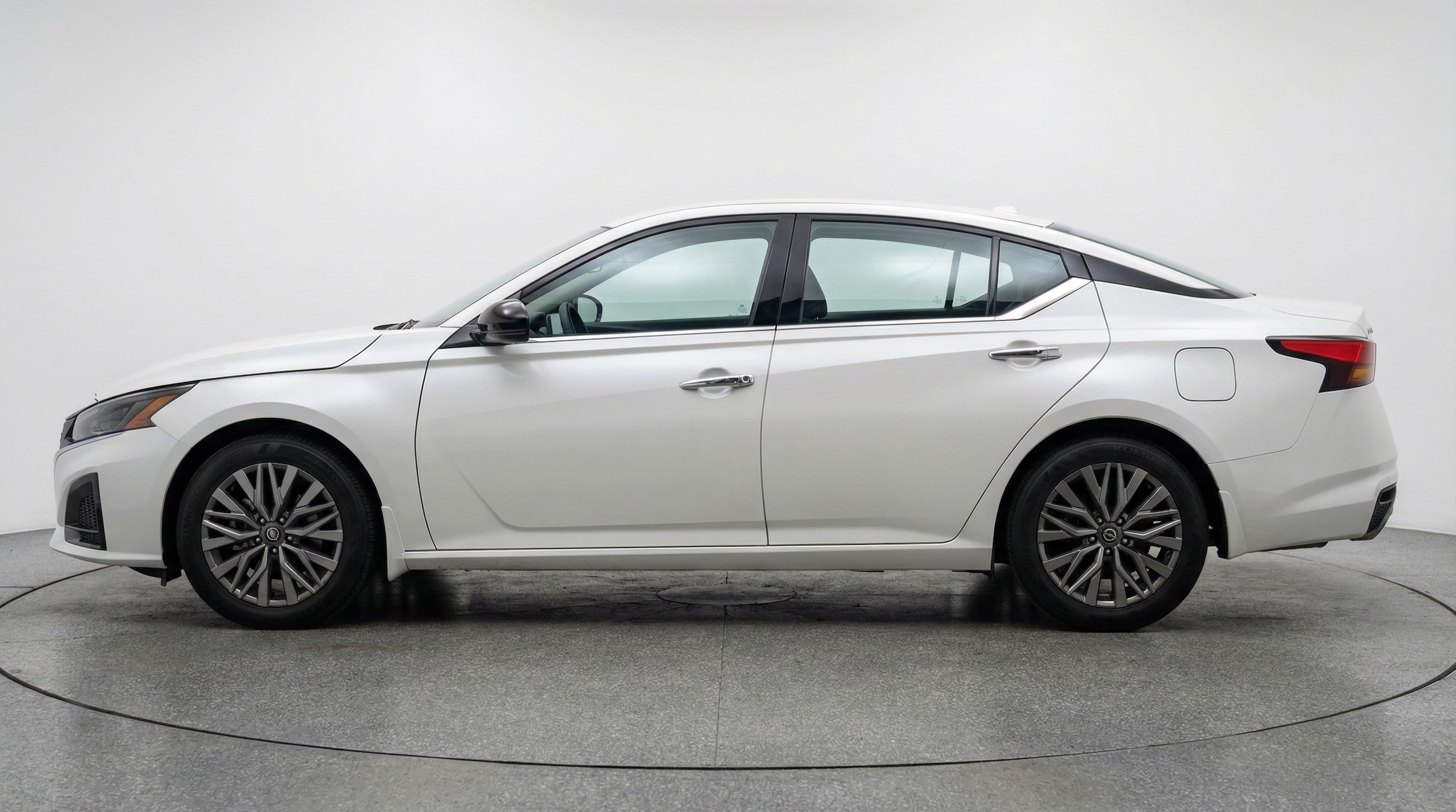 Thumbnail: 2025 Nissan Altima - 4