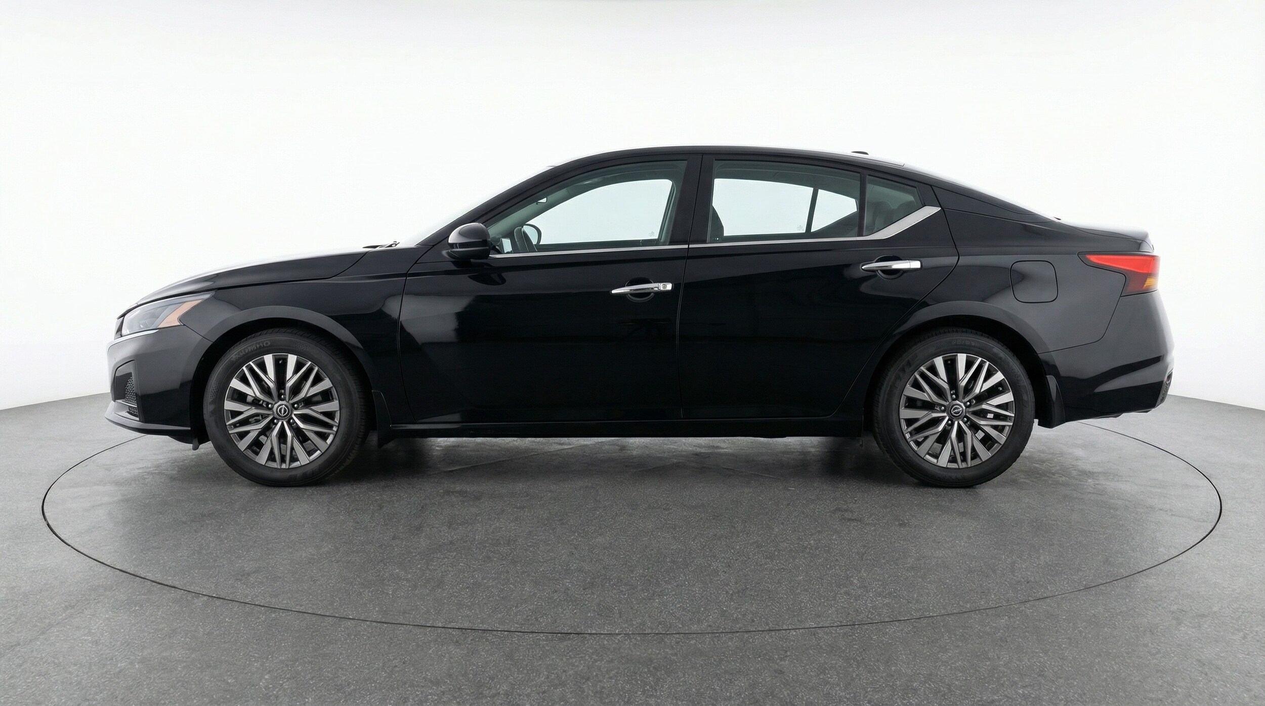 Thumbnail: 2025 Nissan Altima - 4