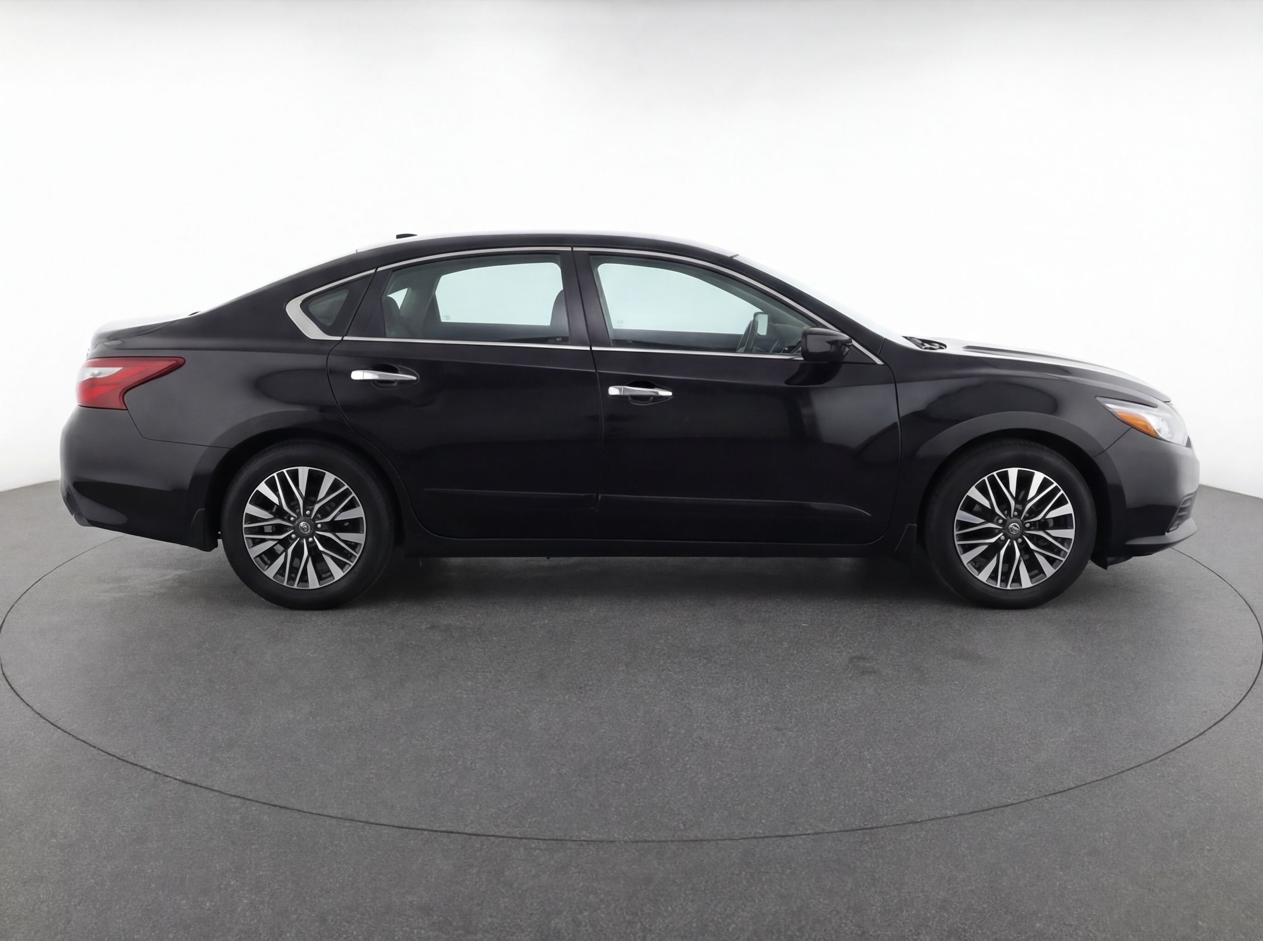 Thumbnail: 2025 Nissan Altima - 8