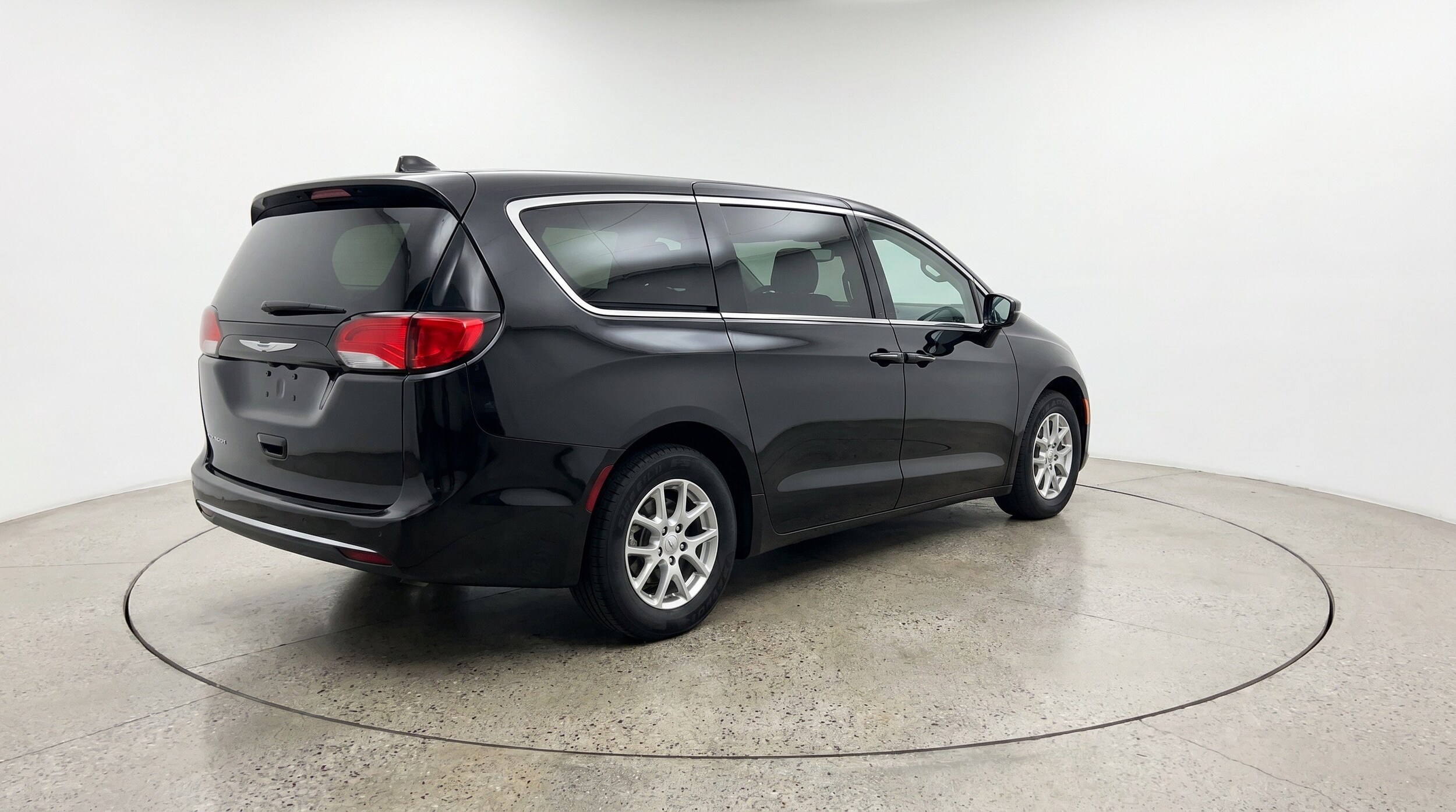 Thumbnail: 2024 Chrysler Voyager - 9