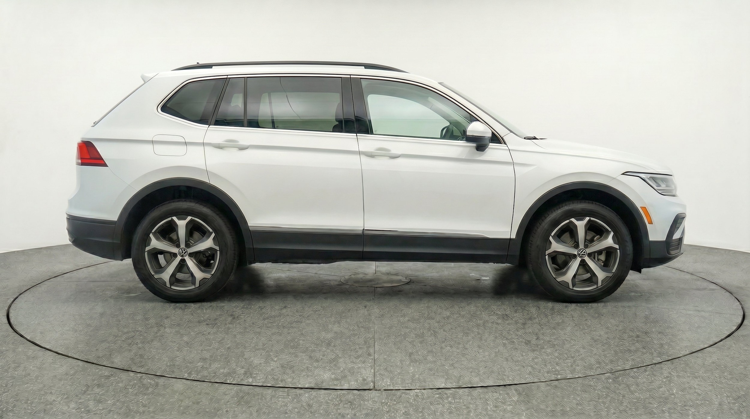 Thumbnail: 2026 Volkswagen Tiguan - 11