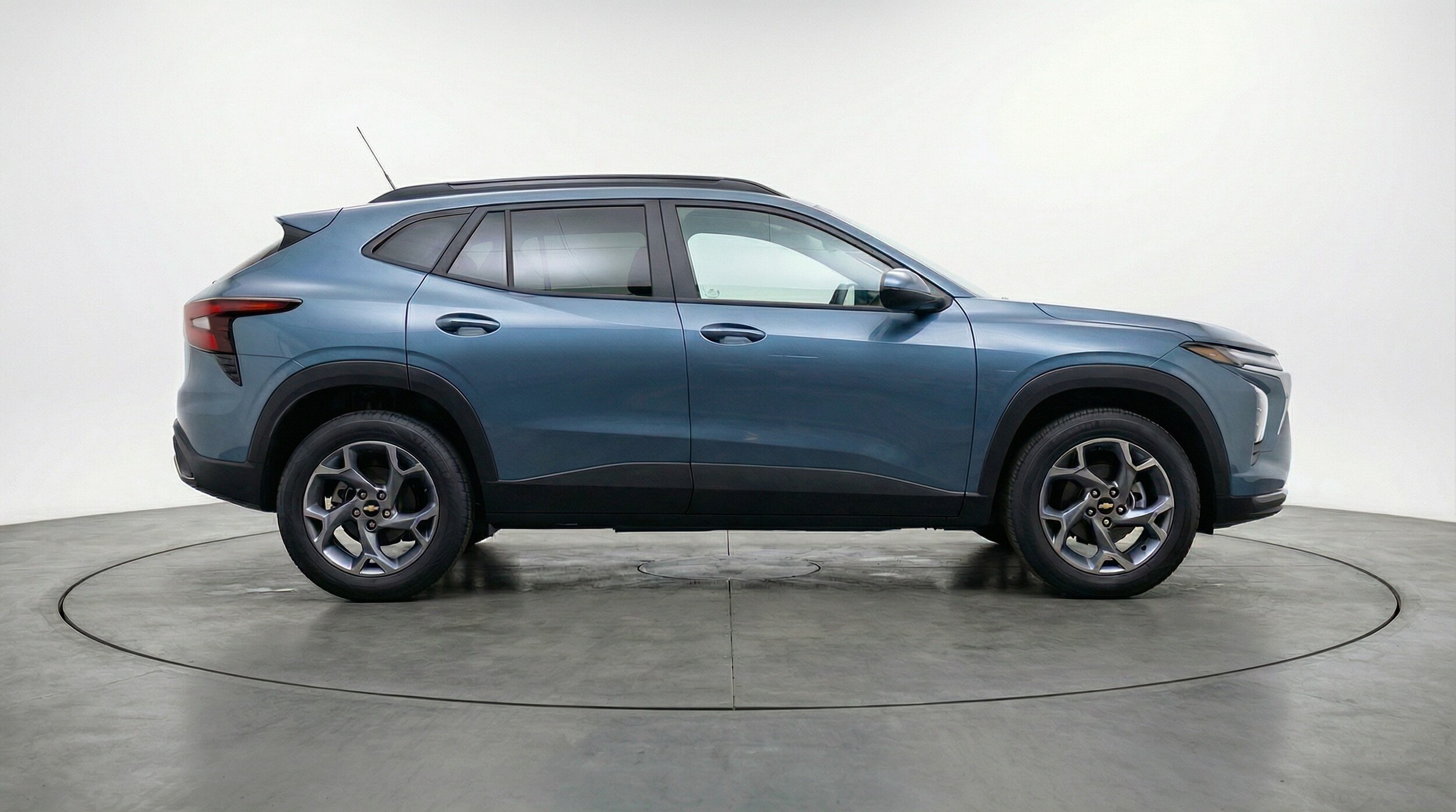 Thumbnail: 2025 Chevrolet Trax - 8