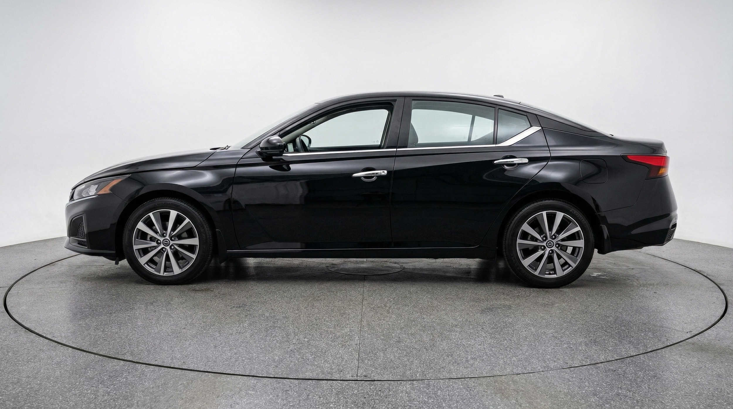 Thumbnail: 2025 Nissan Altima - 4