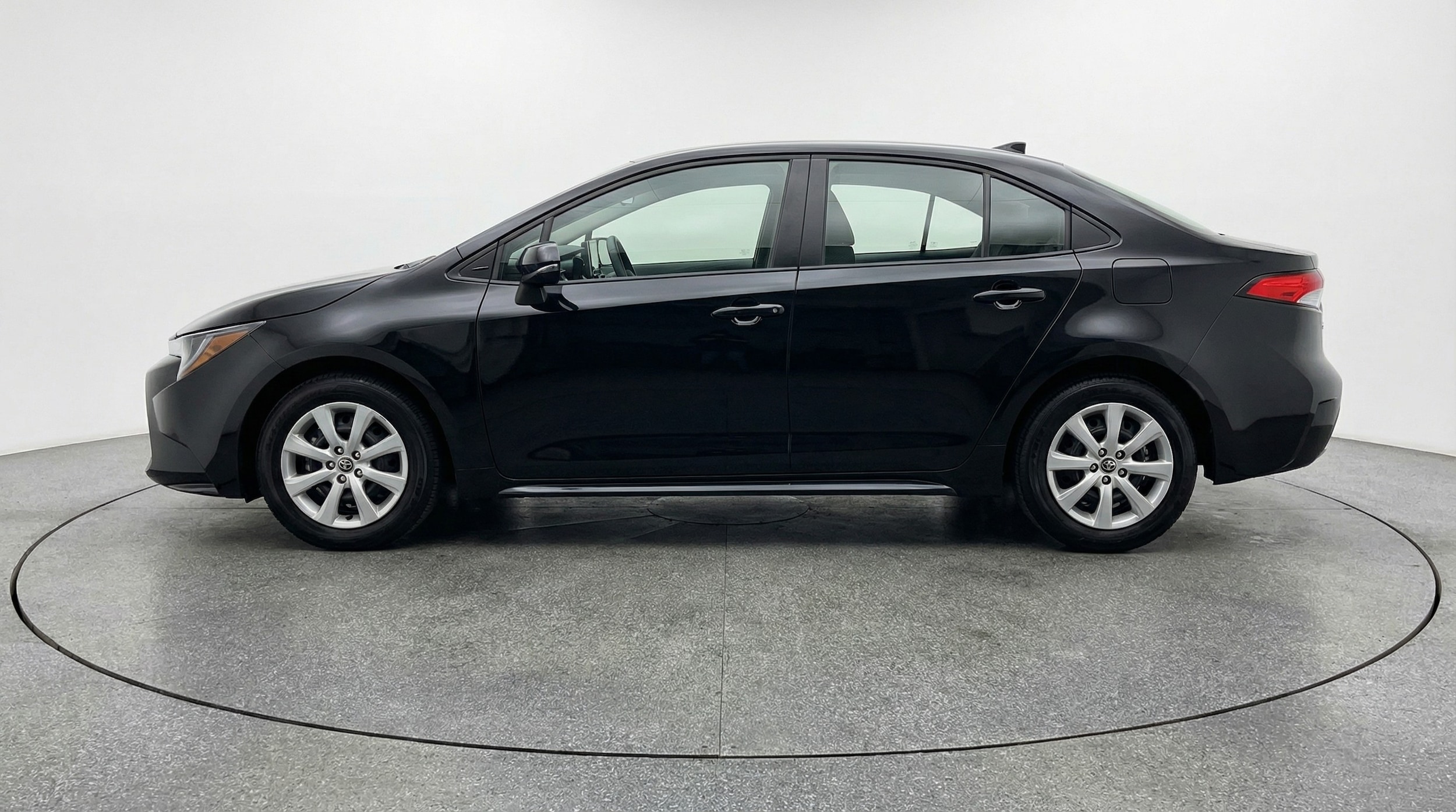 Thumbnail: 2025 Toyota Corolla - 4