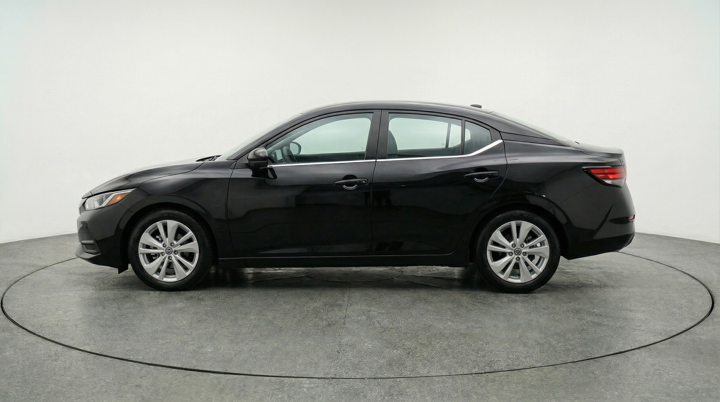 Thumbnail: 2025 Nissan Sentra - 4