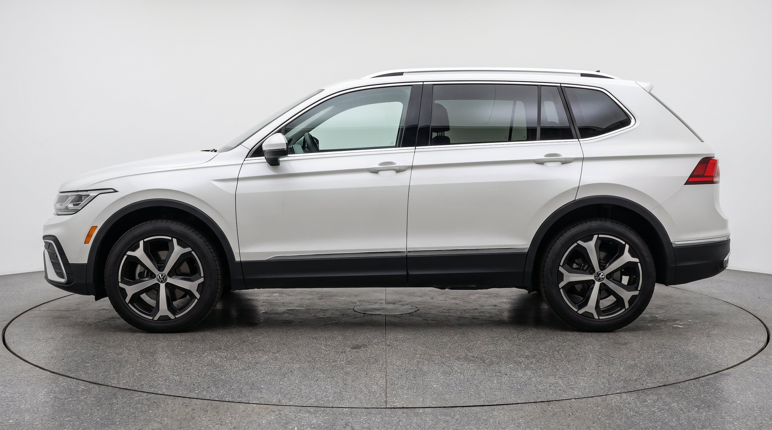 Thumbnail: 2026 Volkswagen Tiguan - 5