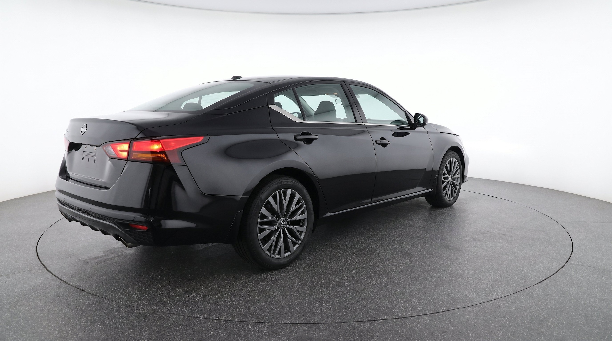 Thumbnail: 2025 Nissan Altima - 9