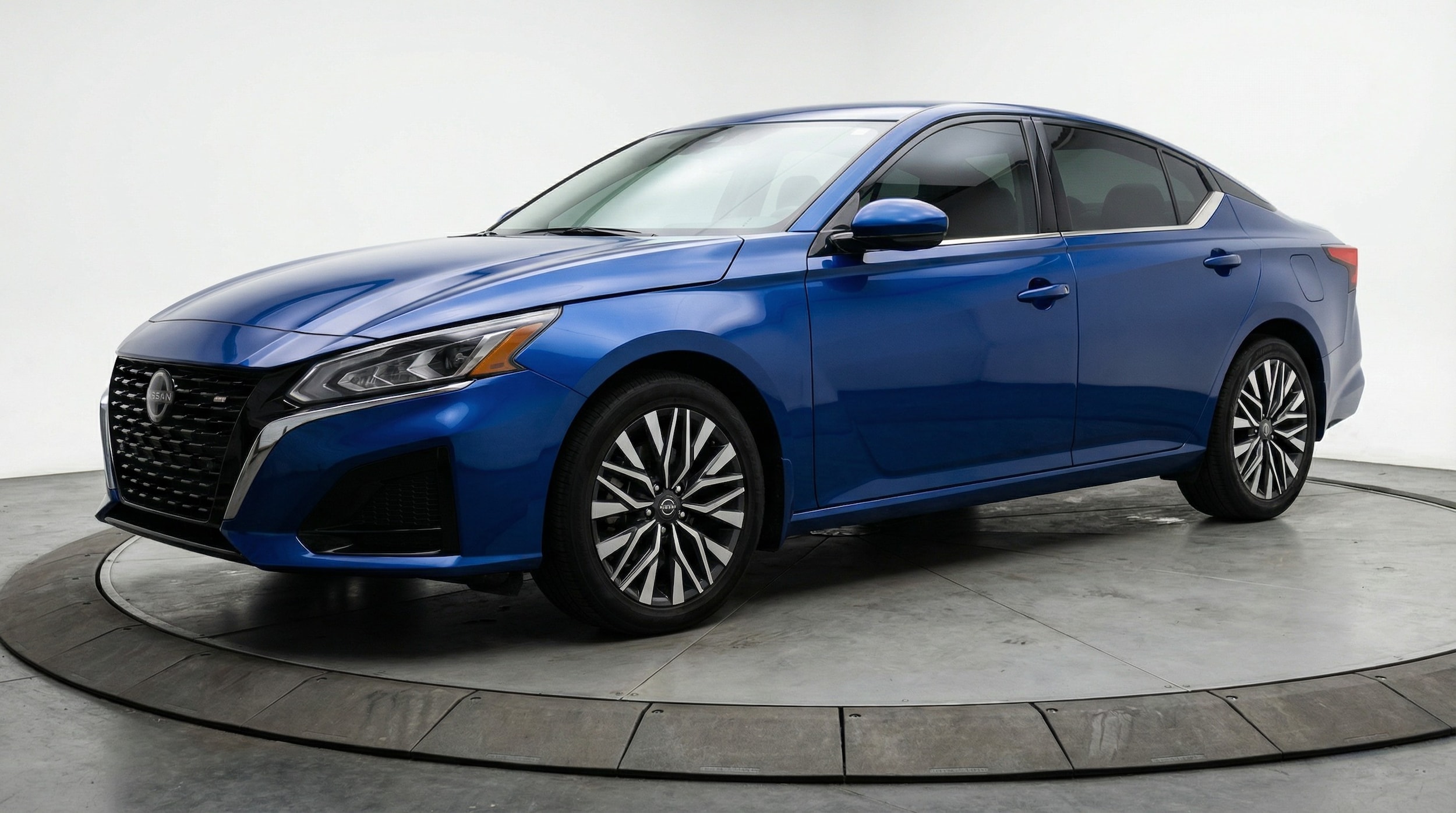 Thumbnail: 2025 Nissan Altima - 3